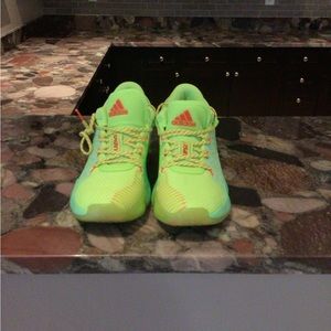 Nice comfortable basketball shoes.